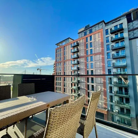 Crown Modern Two Bedroom At Bw Apartman *