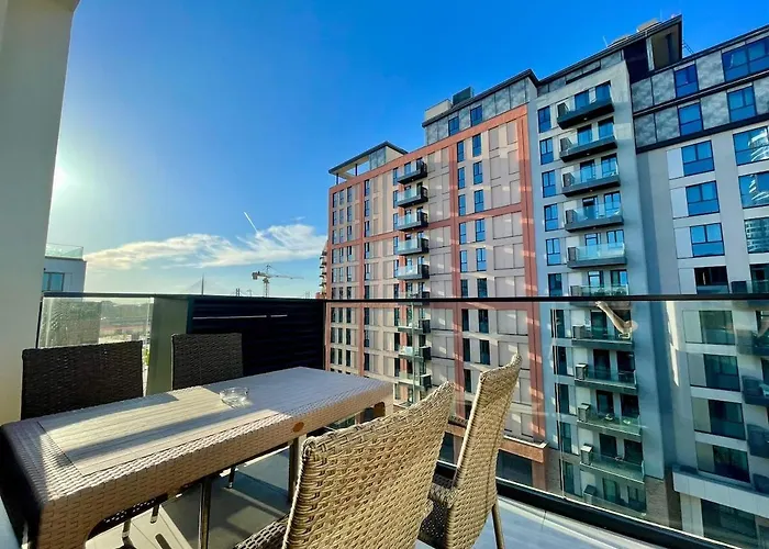 Crown Modern Two Bedroom At Bw Apartament *