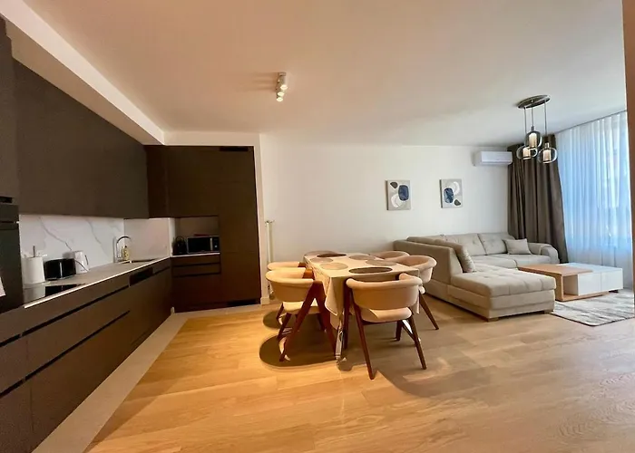 Crown Modern Two Bedroom At Bw Apartament *