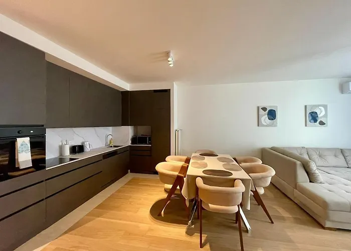 Crown Modern Two Bedroom At Bw *