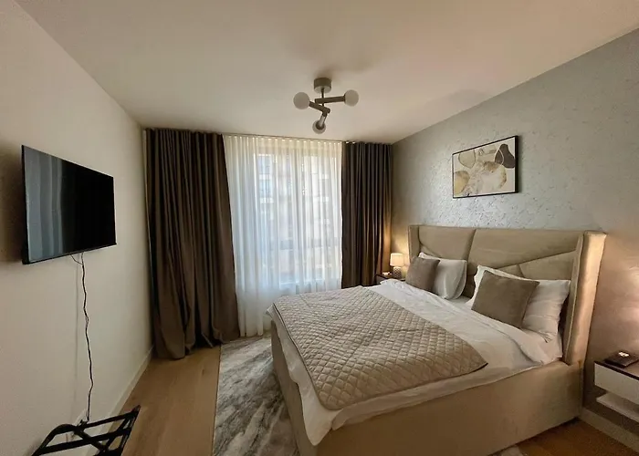 Crown Modern Two Bedroom At Bw Apartament